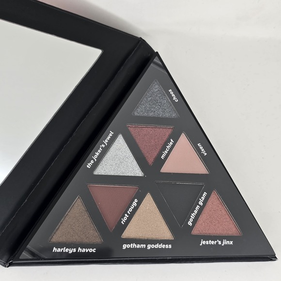 Lottie London Harley Quinn Toxic Love Eyeshadow Palette 9 Shade DC Comics Collab - Picture 4 of 5